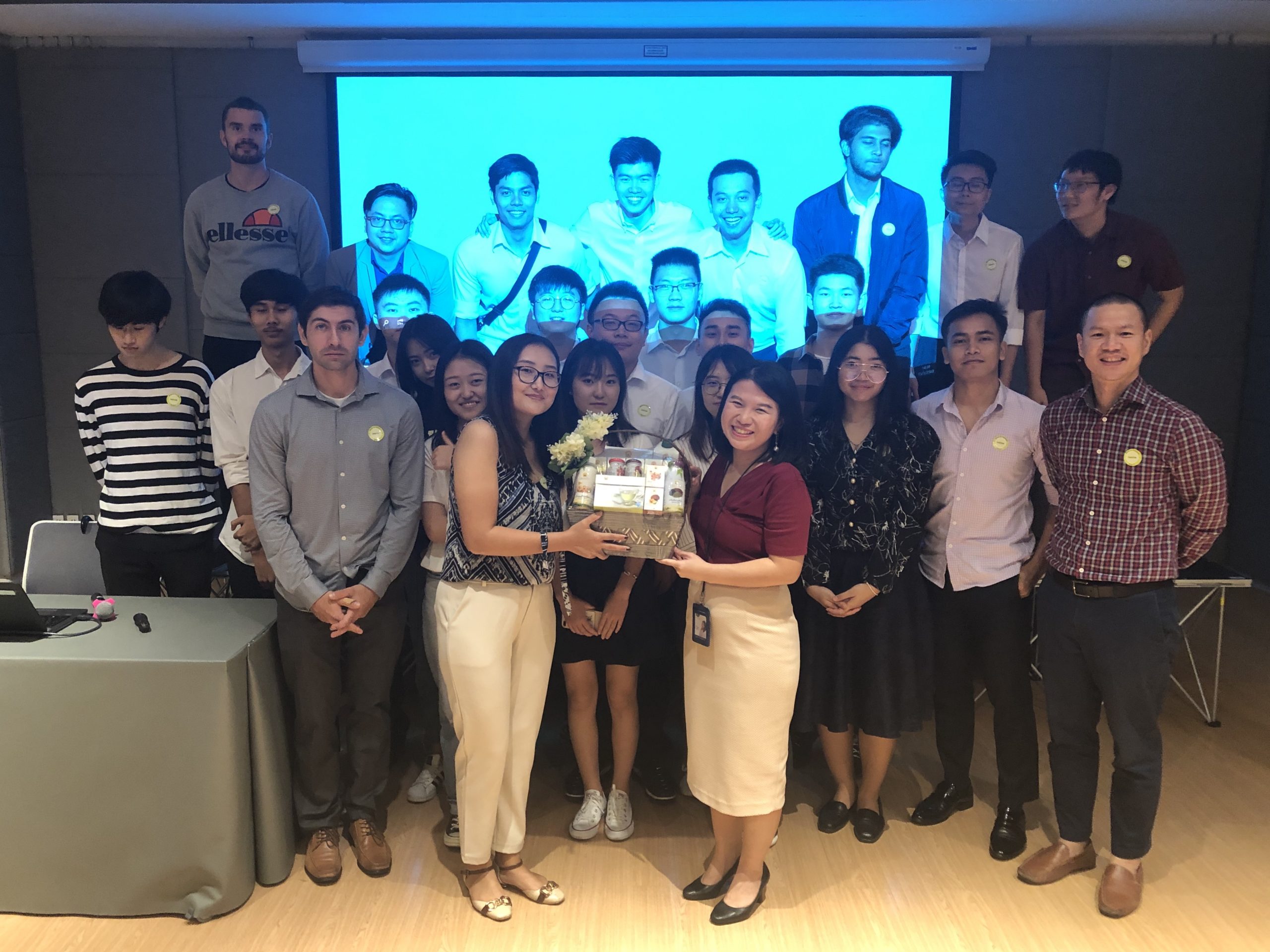 Course FIN321 organized field trip to Bank of Thailand