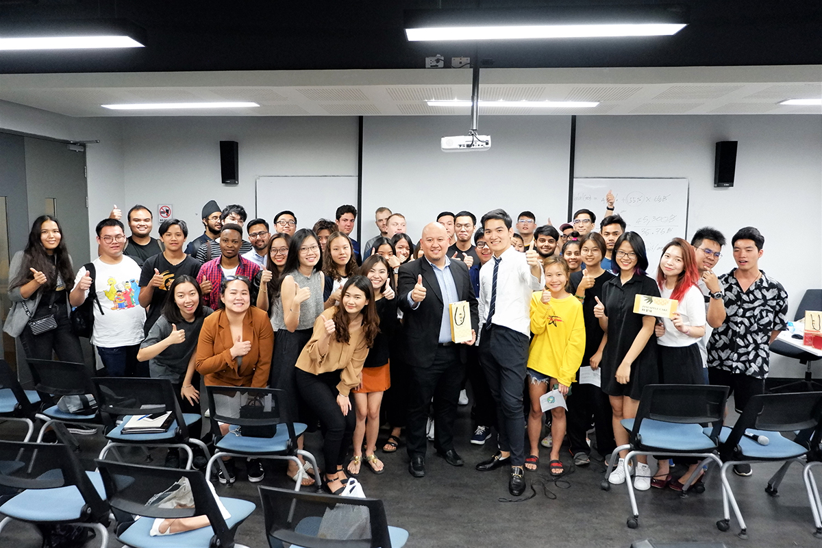 นักศึกษาฟังบรรยายการบริหารธุรกิจครอบครัวผ่านแนวคิด Brand Sustainability จากผู้บริหาร “แชมป์บะจ่าง”