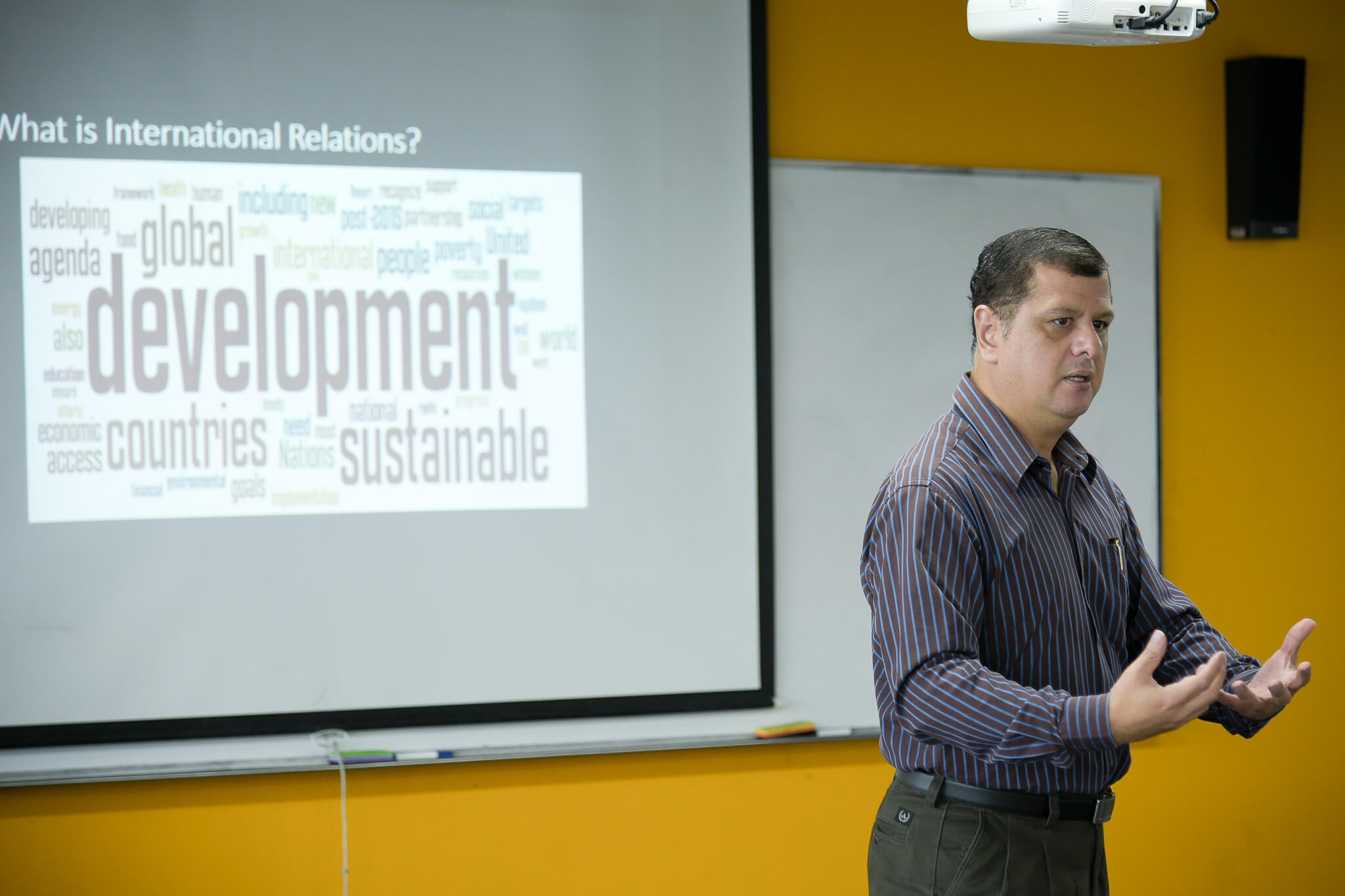 เรียนรู้ความสัมพันธ์ระหว่างประเทศ พร้อมโอกาสไปเรียนต่อที่ยุโรป