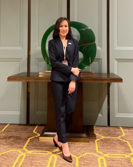 Ms. Natchalinee Dolsamer 